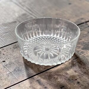 Arcoroc Diamond Cut Crystal 9" Serving Bowl, French Starburst Design Centerpiece